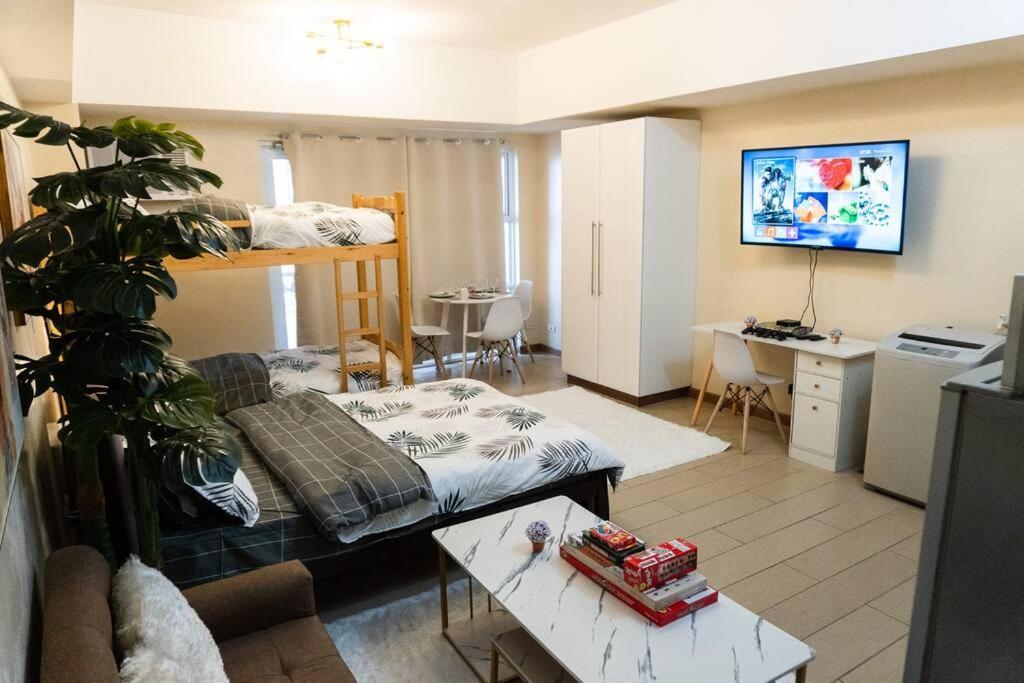 A2j Luxury Venice Near Bgc Malls Apartment *