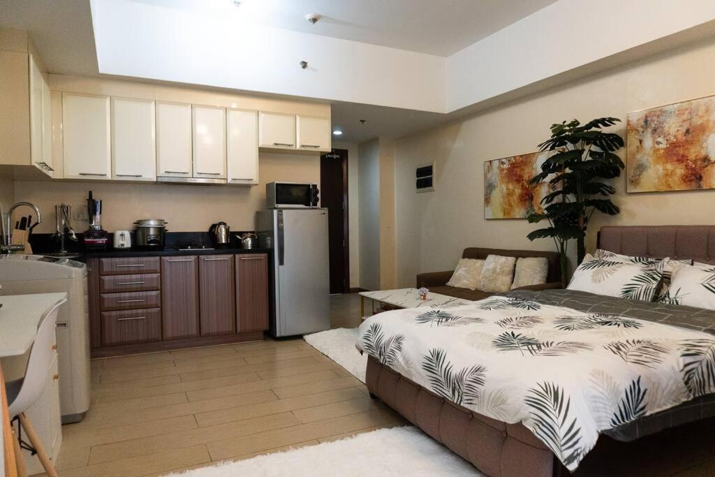 Apartment A2j Luxury Venice Near Bgc Malls *