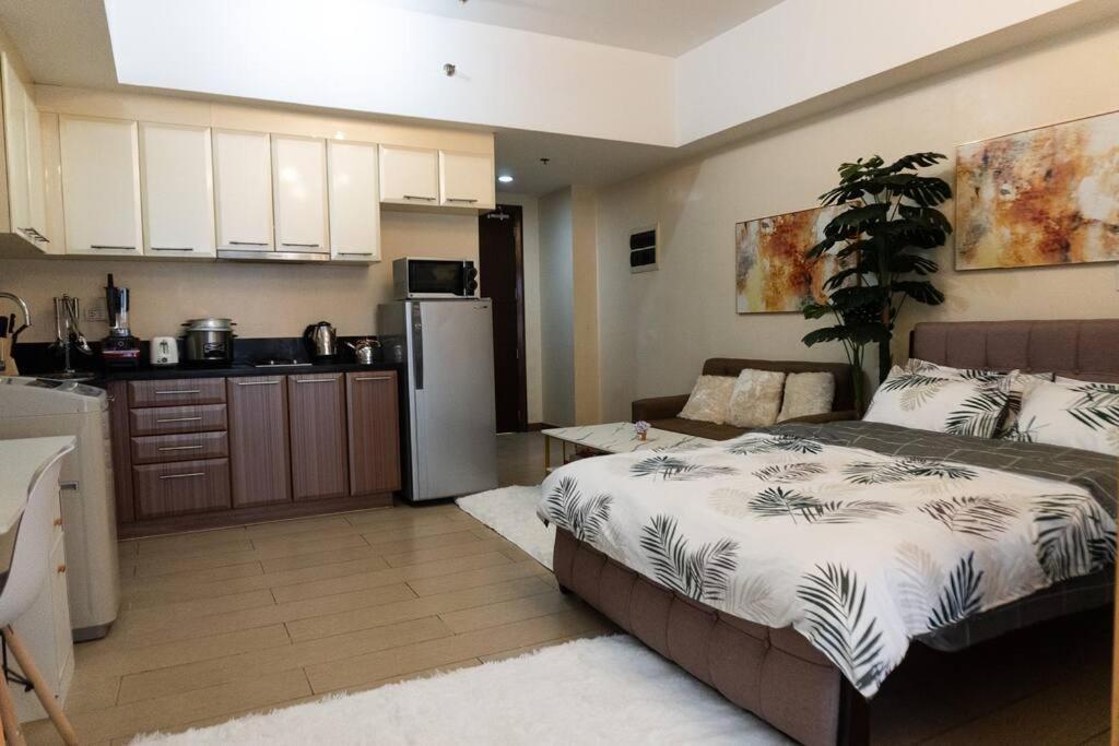 Apartment A2j Luxury Venice Near Bgc Malls *