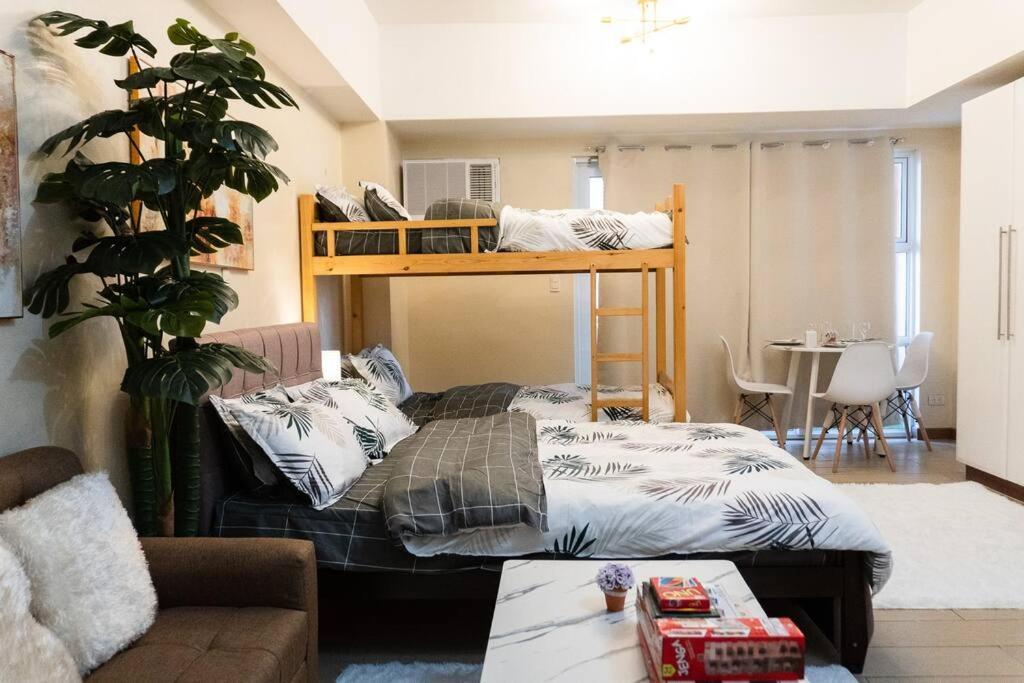 A2j Luxury Venice Near Bgc Malls Apartment *