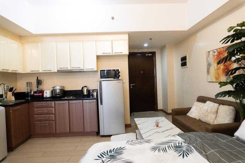 Apartment A2j Luxury Venice Near Bgc Malls