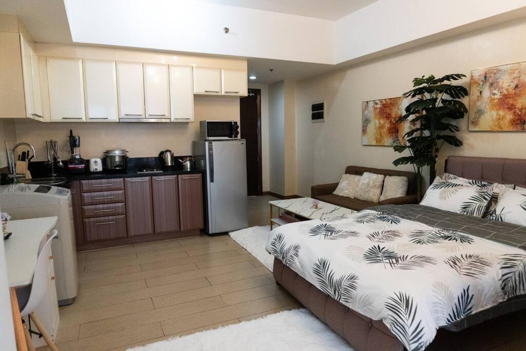 Apartment A2j Luxury Venice Near Bgc Malls *