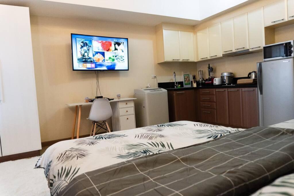 Apartment A2j Luxury Venice Near Bgc Malls *