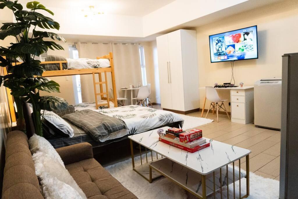 A2j Luxury Venice Near Bgc Malls Apartment *